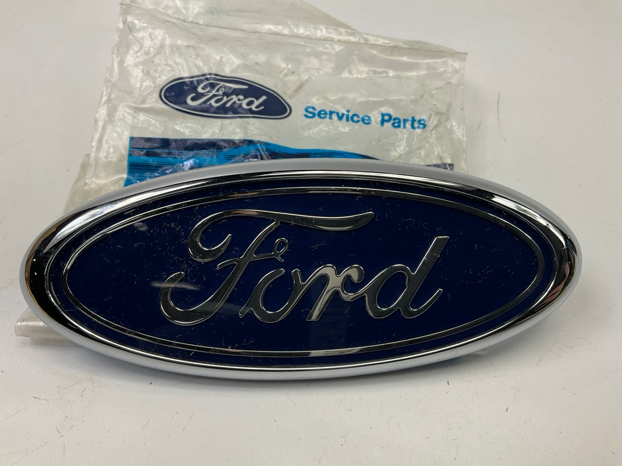 NEW - OEM Ford F5RZ-8A223-A Front Grille Emblem Nameplate 1995-2001 Explorer