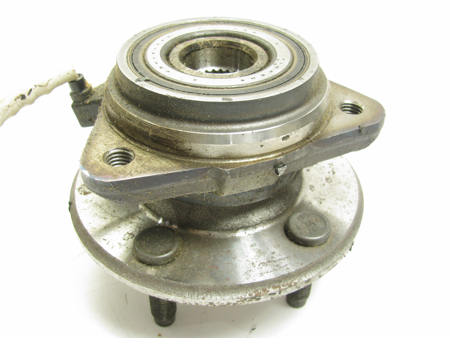 DAMAGED INSULATION - Ford F5TZ-1104-A-D Front Wheel Bearing And Hub Assembly