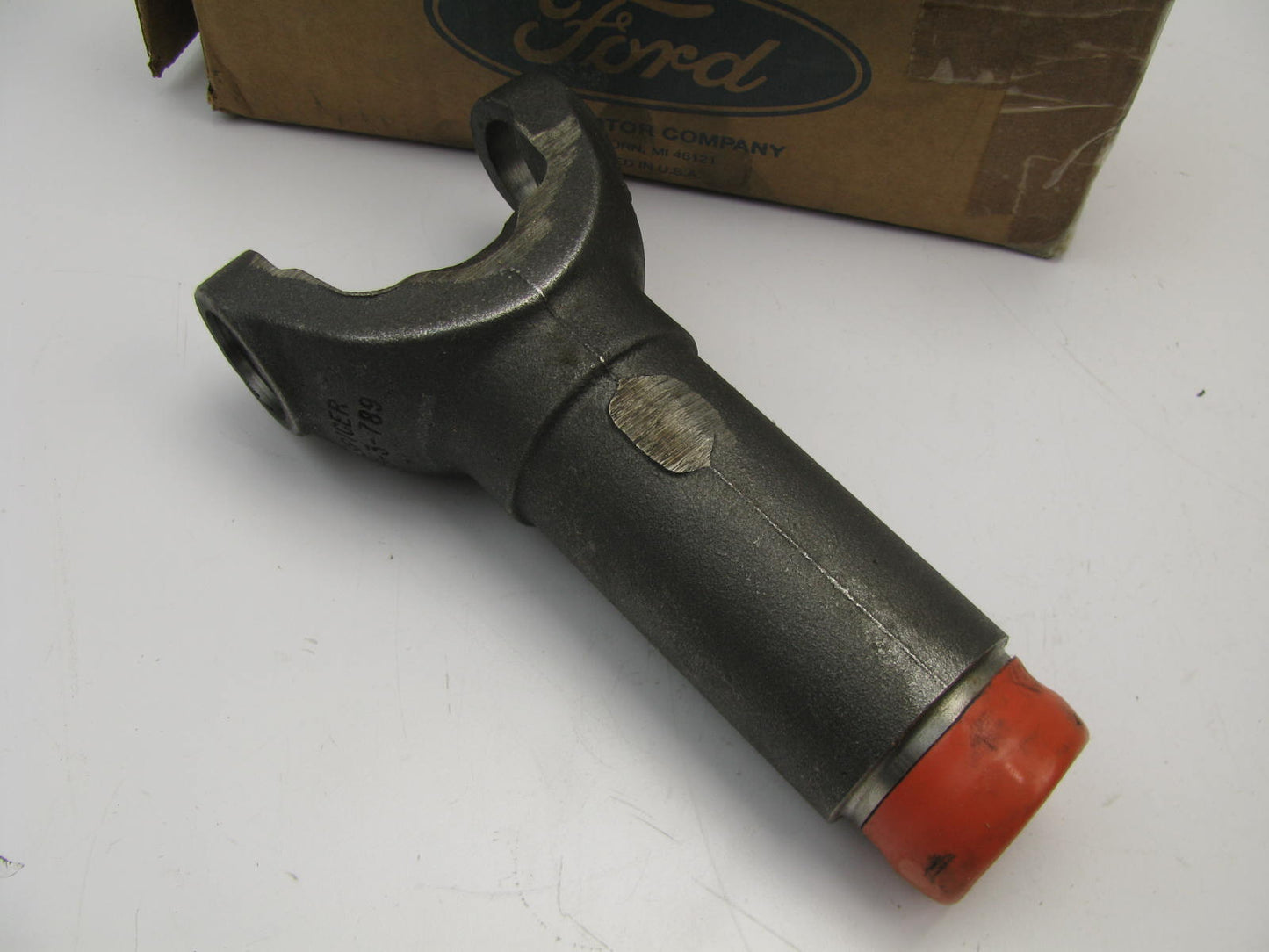 NEW GENUINE OEM Ford 1350 Series Slip Yoke F5TZ-4841-CC ( Spicer 3-3-488KX)