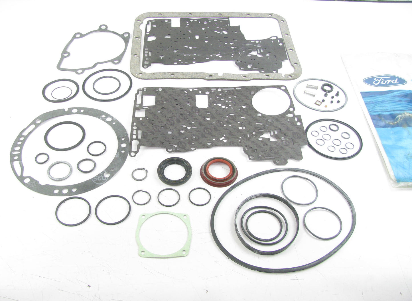 Ford F5TZ-7153-AA Automatic Transmission Gasket & Seal Kit 1995-1996 AR44E AR55E