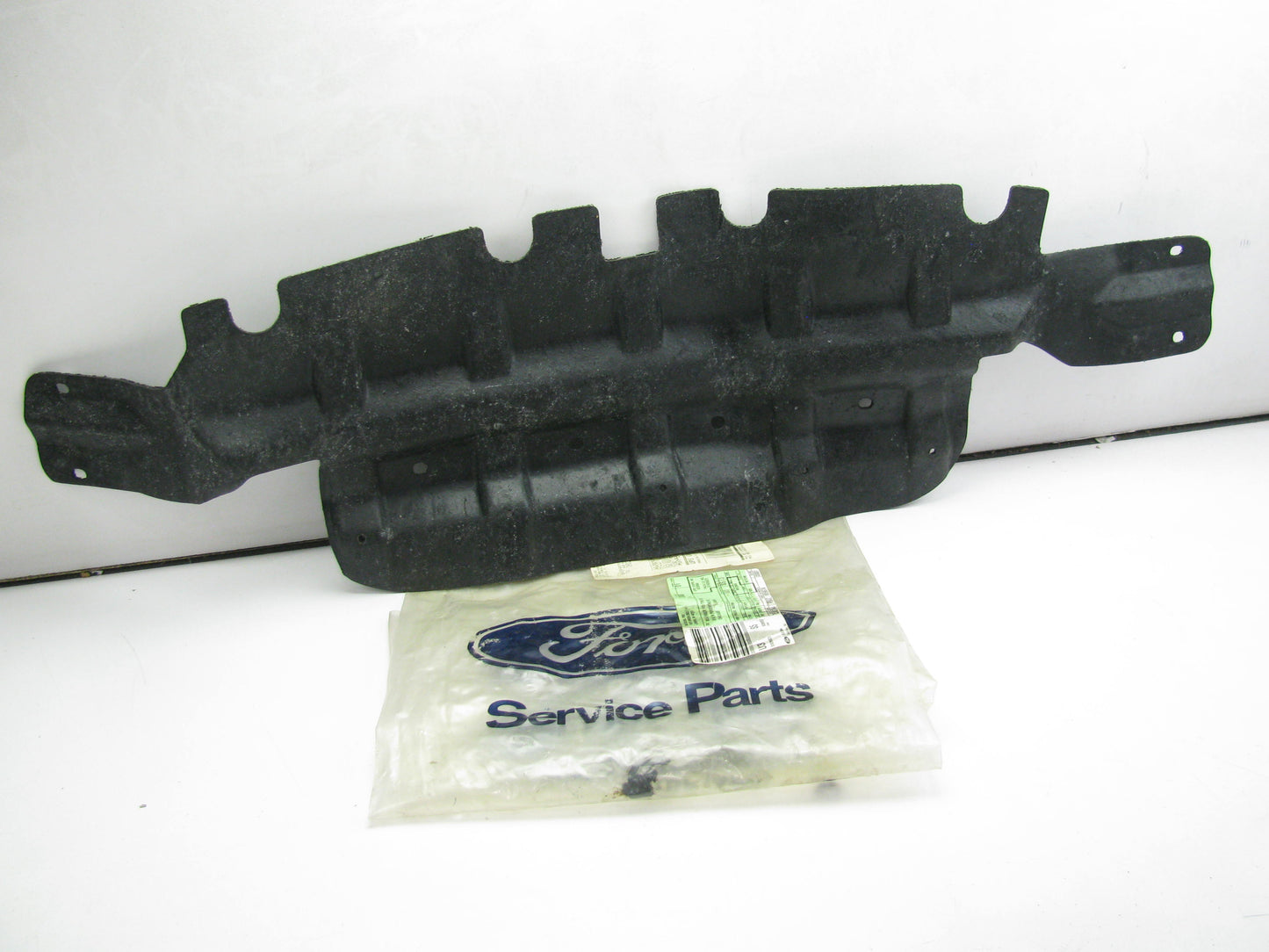 NEW - OEM Ford F5UZ-19E667-A Front Lower Radiator Support Air Deflector