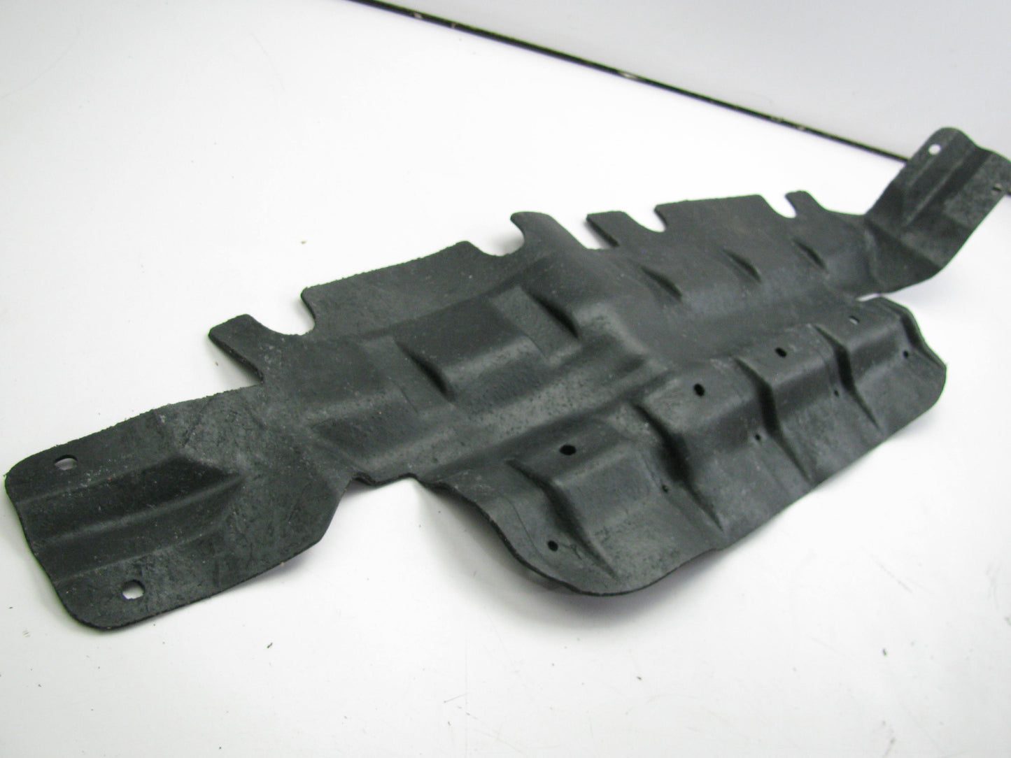 NEW - OEM Ford F5UZ-19E667-A Front Lower Radiator Support Air Deflector