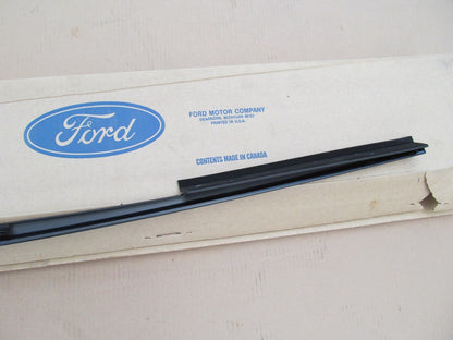 NEW 1995 Ford Mustang SVT Cobra Convertible Left Top Base Moulding Soft Hard Top