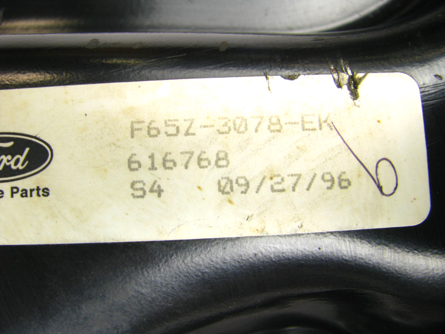 DAMAGED BALL JOINT - NEW OEM Ford F65Z-3078-EK-D Control Arm Front Right Lower