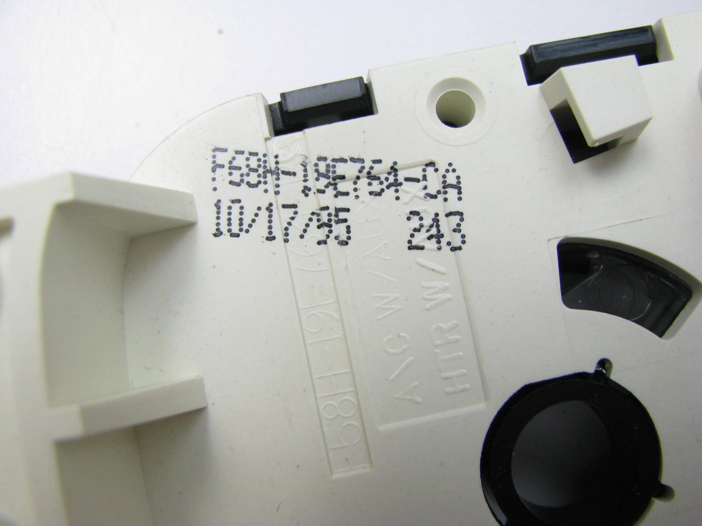 New OEM Ford F68Z-19980-CA HVAC Dash Control Panel Face Plate 1996 Ford Windstar