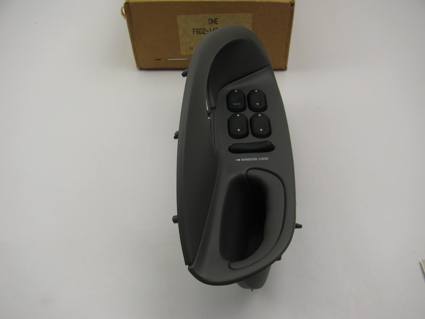 NEW OEM Ford F6DZ-14528-AA FRONT LEFT Door Handle Power Window Door Lock Switch