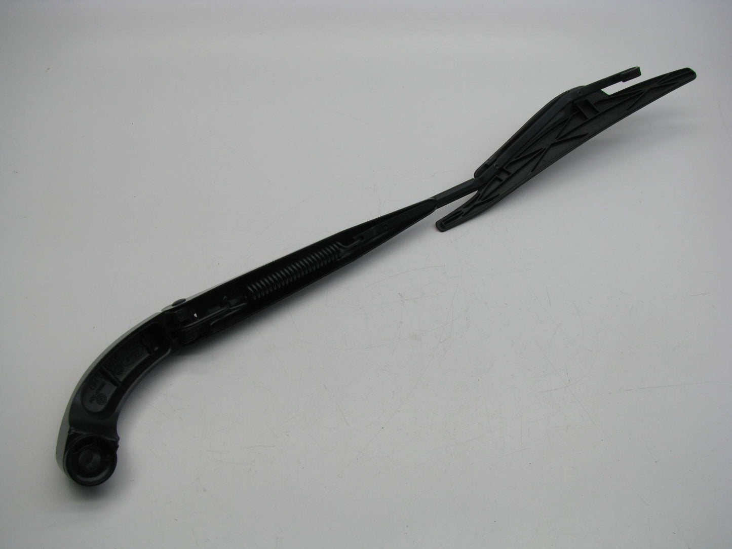 NEW GENUINE Ford F6DZ-17527-B LEFT Windshield  Wiper Arm 96-99 Taurus 3.4L SHO