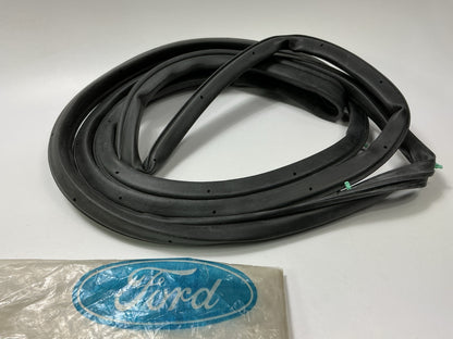 NEW - OEM Ford F6DZ-5420530-A Front Right Door Weatherstrip Seal 1996-07 Taurus