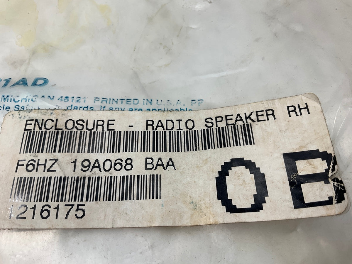 NEW - OEM Ford F6HZ-19A068-BAA Right Radio Speaker Enclosure 1996-1998 Aeromax