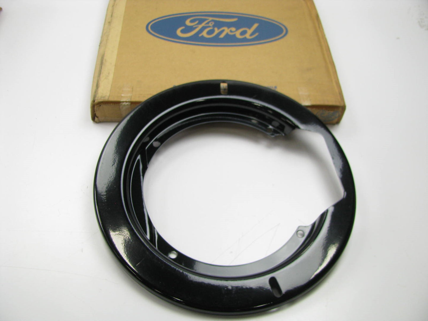 NEW GENUINE OEM Ford F6HZ-2014-AA Brake Dust Shield Cover Plate 3264R 1292 15x4''