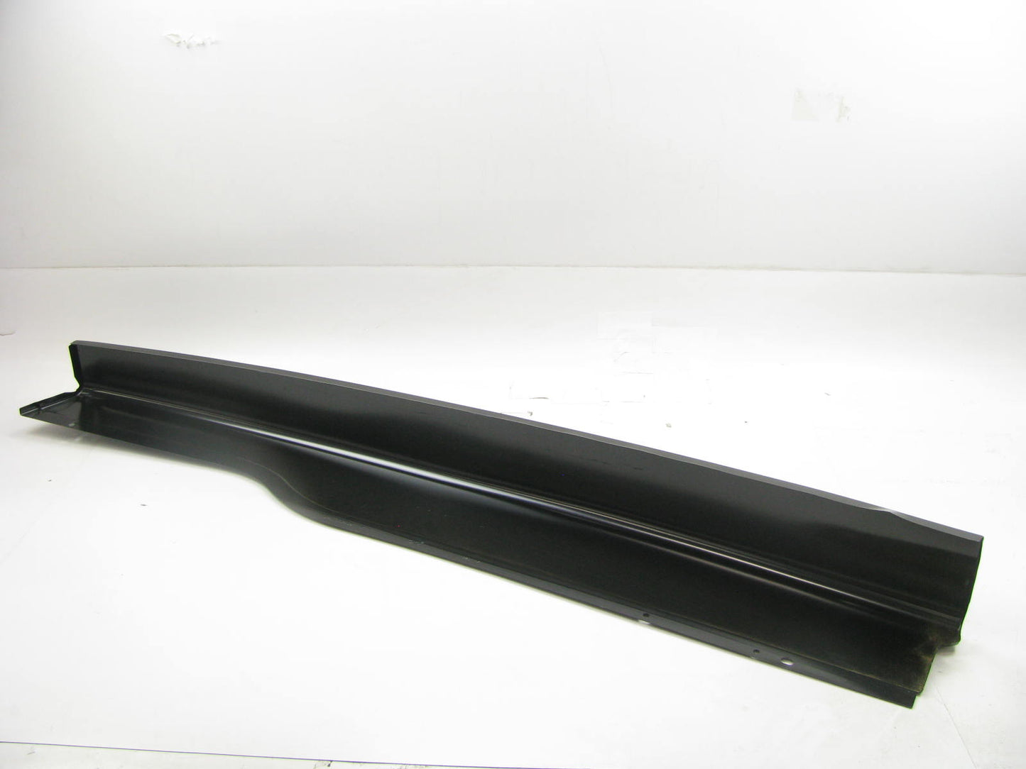 SCRATCHED FORD F6HZ-80280A59-A-D Rear Left Corner Panel 96-98 Aeromax & L-Series