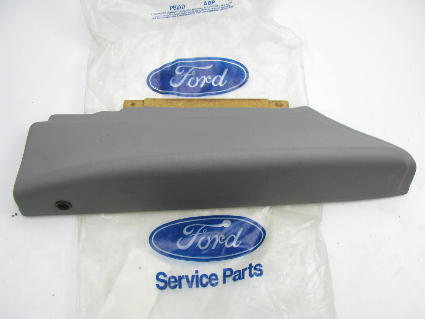 NEW - OEM Ford F6HZ-9024140-AAA Front Right Door Arm Rest - FITMENT UNKNOWN