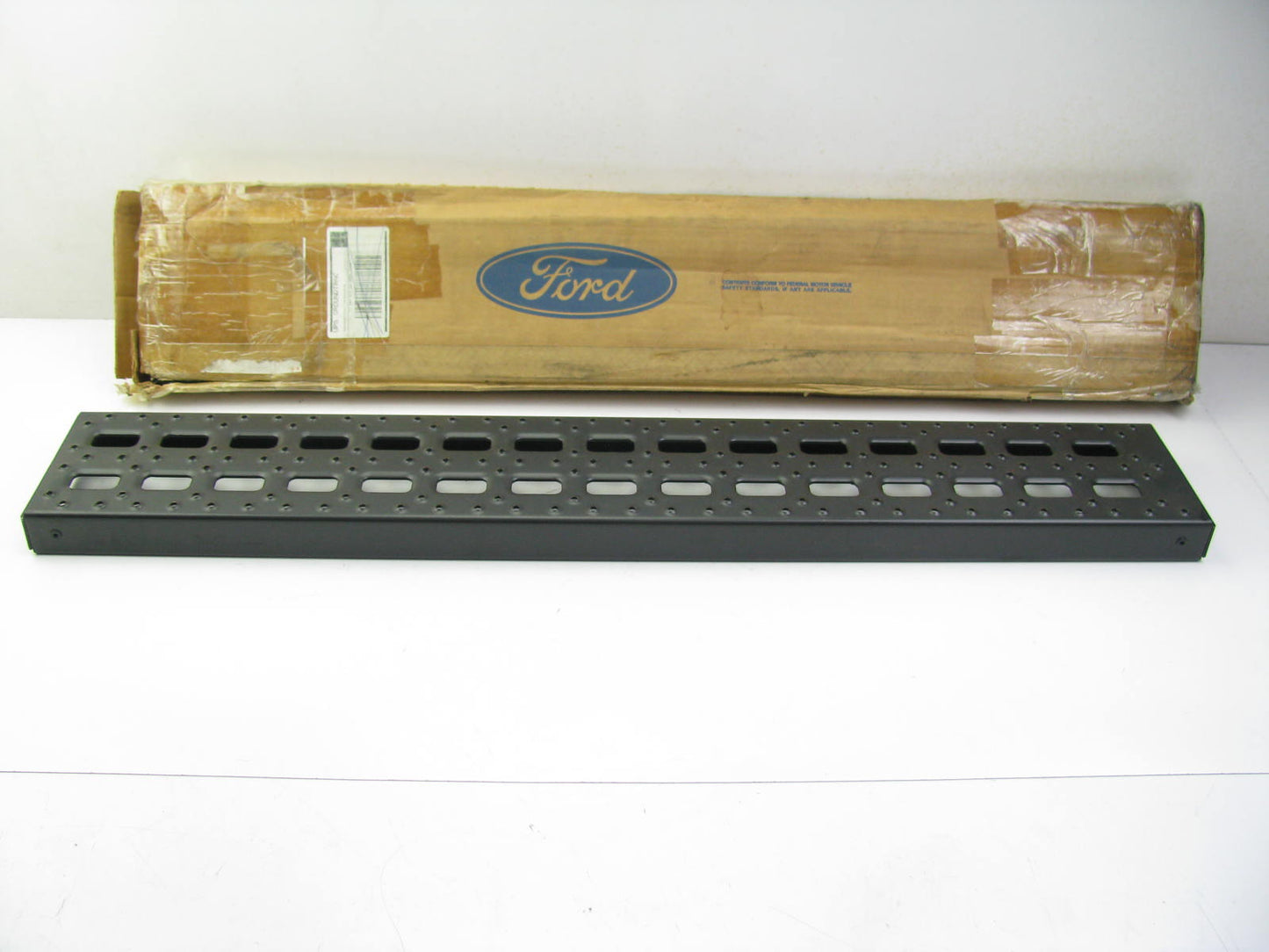 NEW - OEM Ford F6HZ-9B141-CA Fuel Tank Upper Step 6'' 1996-1997 L-LT-LLT