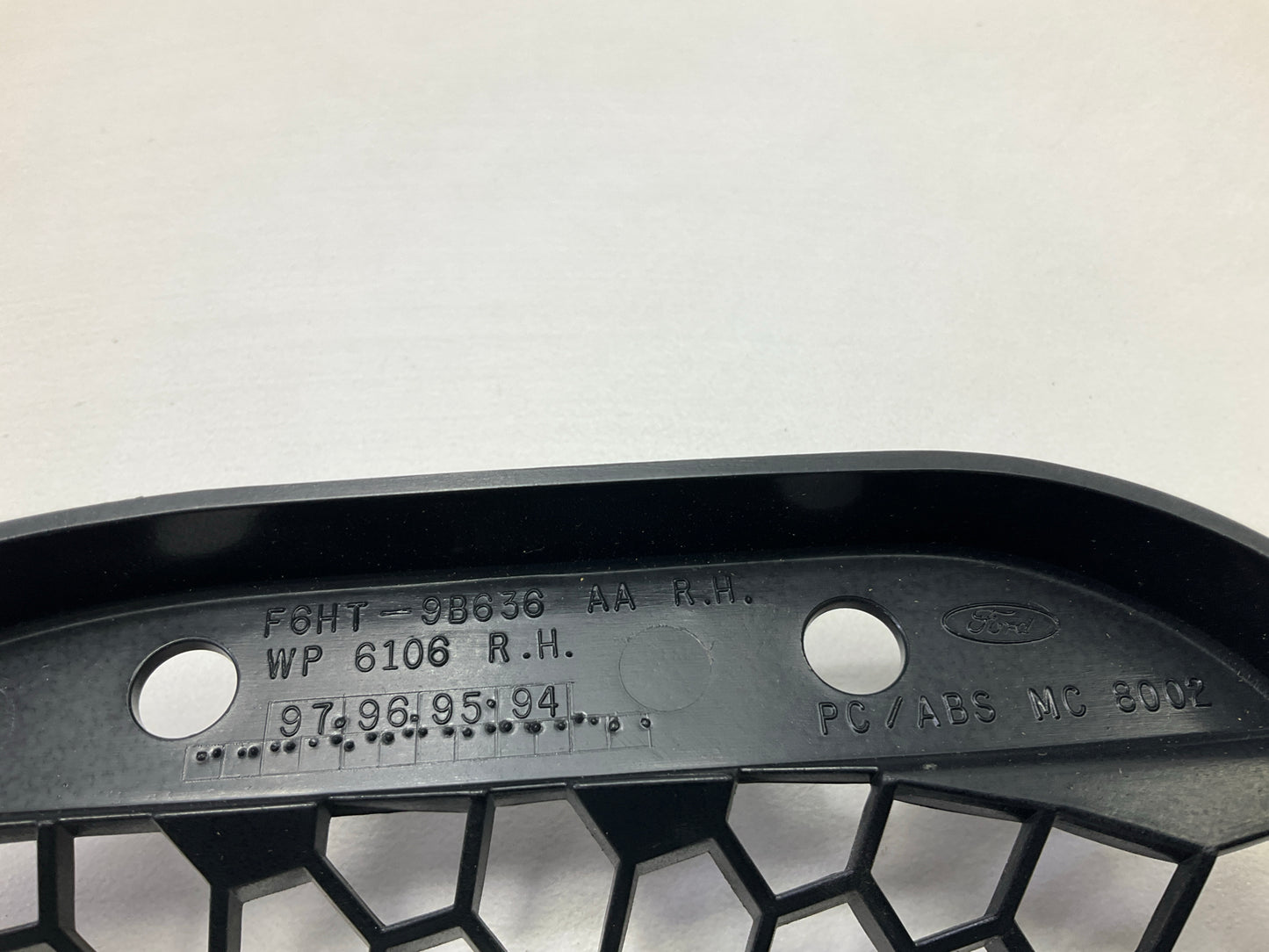 NEW OEM Ford F6HZ-9B636-A Engine Air Cleaner Duct Screen, Right 96-97 L-Series