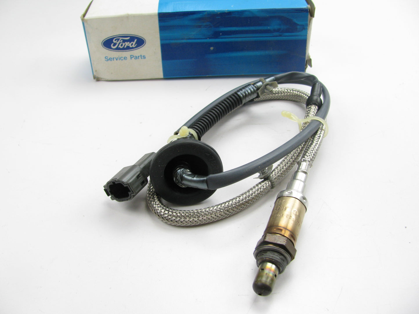 NEW - OEM Ford F6XZ-9G444-AA Bosch Oxygen O2 Sensor - Front / Rear - 0258003590