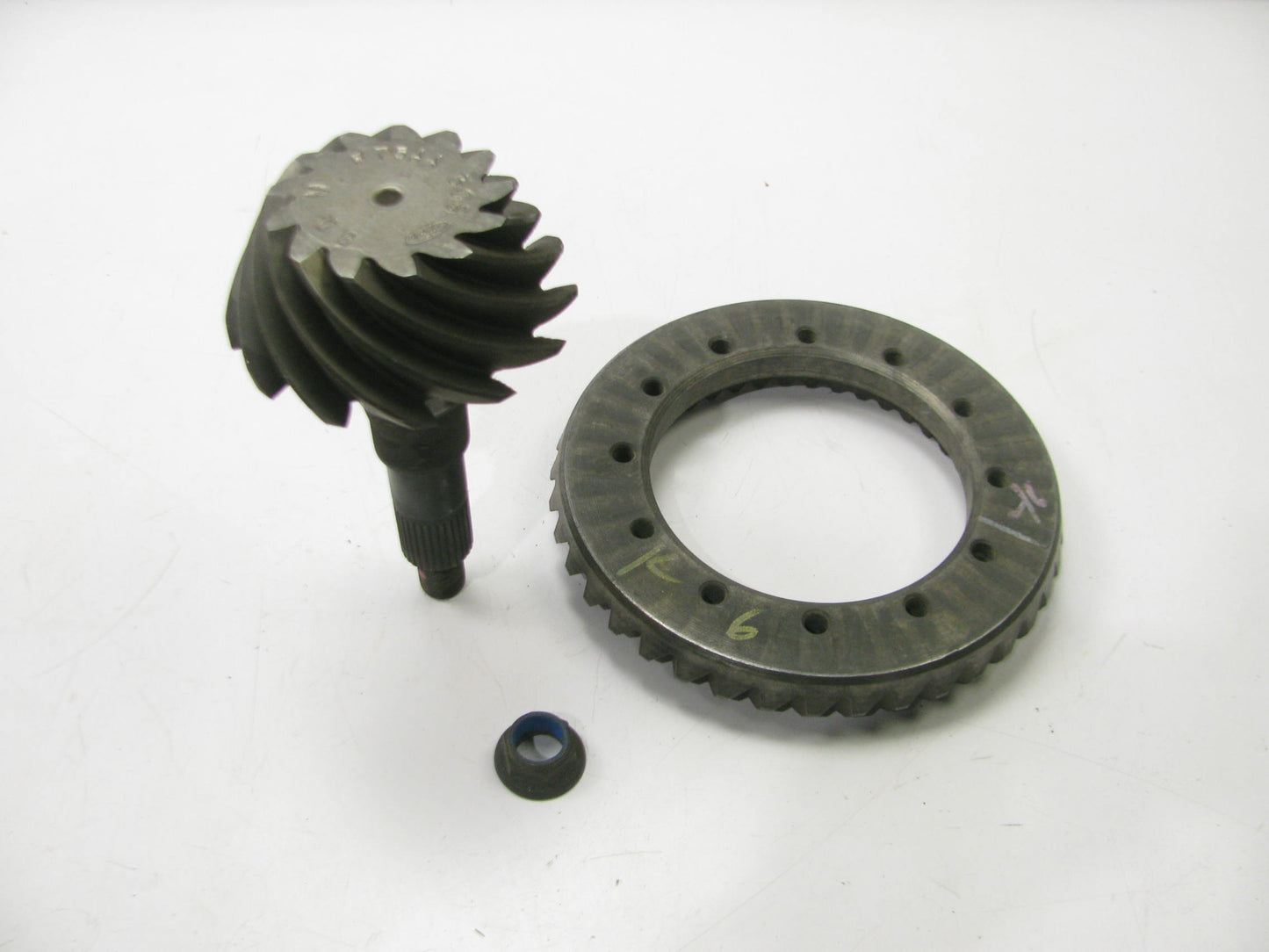 NEW Ford F75Z-4209-AA 9.75 Rear Differential Ring & Pinion Gear Set, 3.08 Ratio