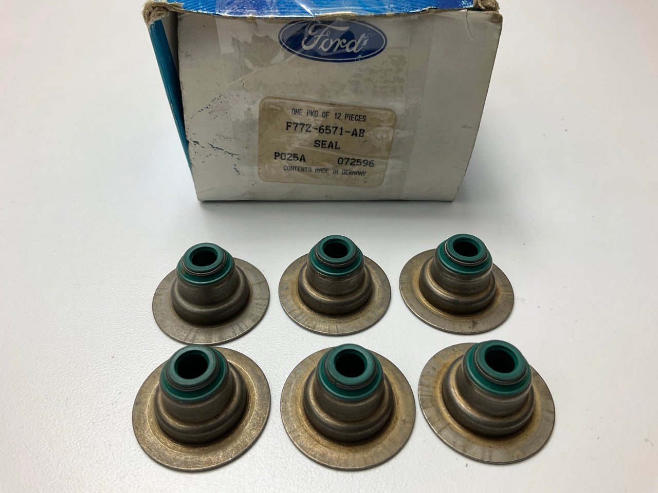 (6) NEW - OEM Ford F77Z-6571-AB Engine Valve Stem Oil Seal Set