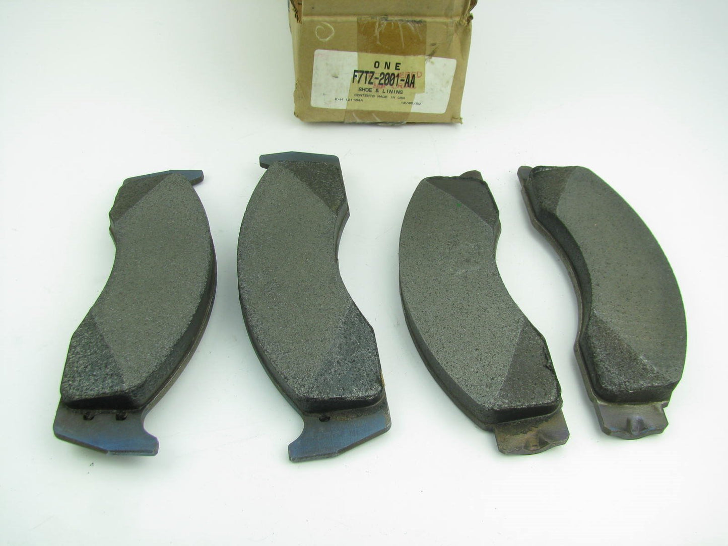 NEW GENUINE OEM Ford F7TZ-2001-AA REAR Brake Pads- 1988-1997 Ford F53 F59