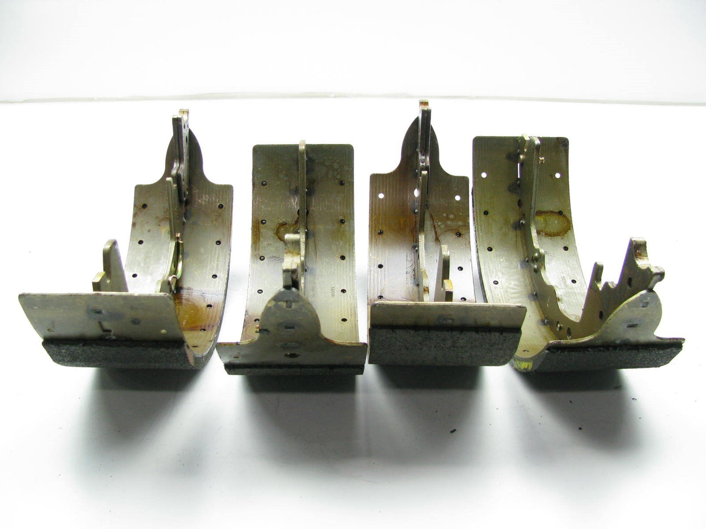 NEW GENUINE OEM Ford F7TZ-2200-DA Rear Drum Brake Shoes   12 1/8'' X 3 1/2''