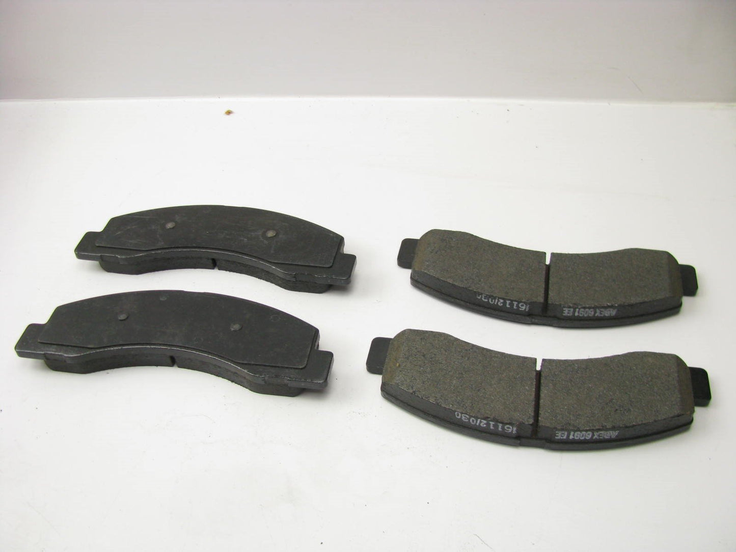 NEW GENUINE OEM Ford Front Disc Brake Pads F81Z-2001-AB