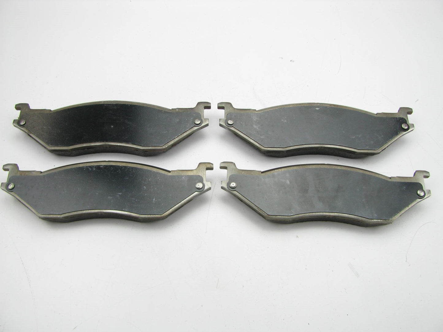 NEW GENUINE OEM Ford Disc Brake Pads 1999-04 F-450 F-550 F81Z-2001-CA