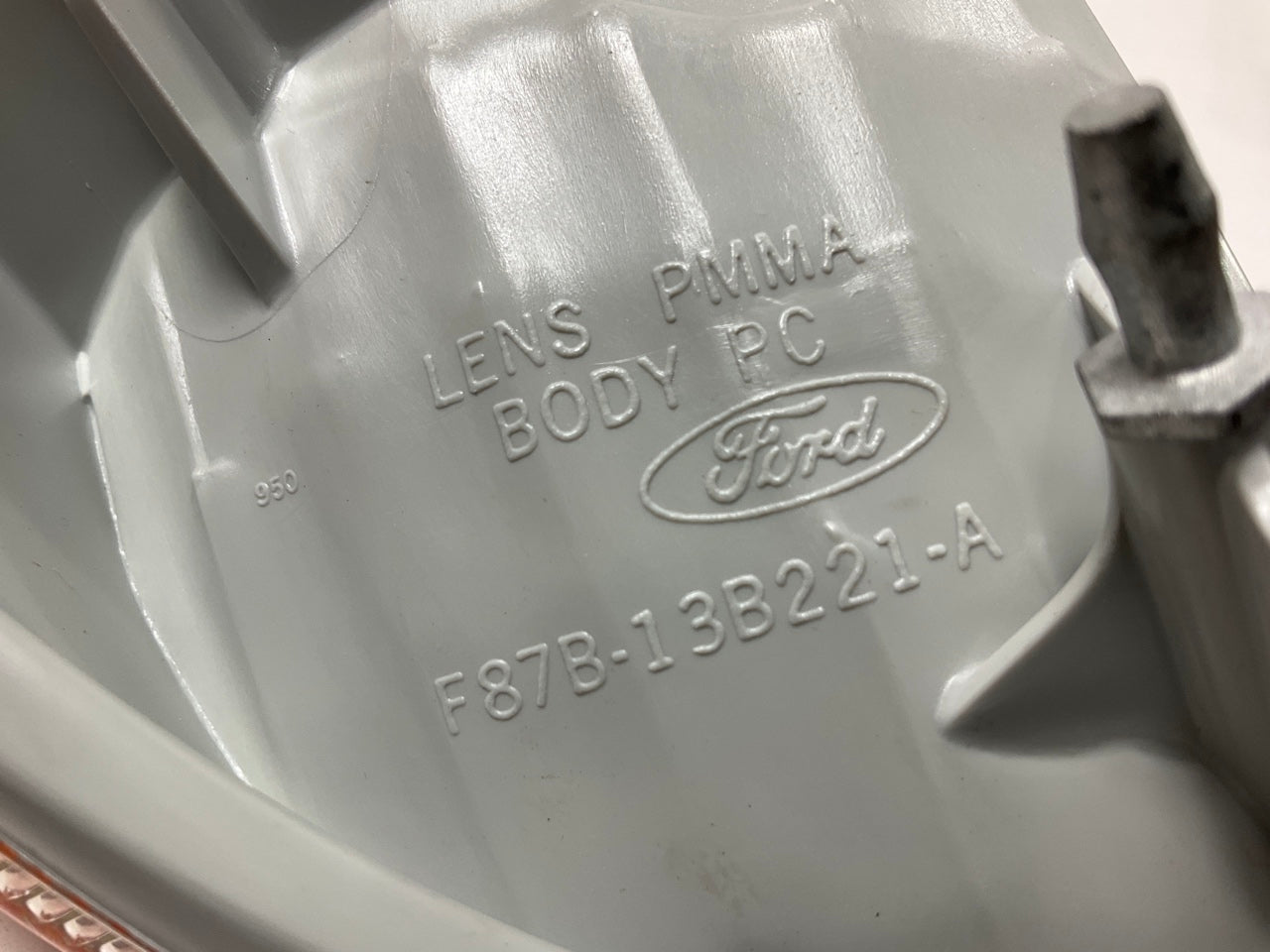 NEW OEM Ford F87B-13B221-A Front Left Turn Signal Corner Lamp 98-01 Mountaineer