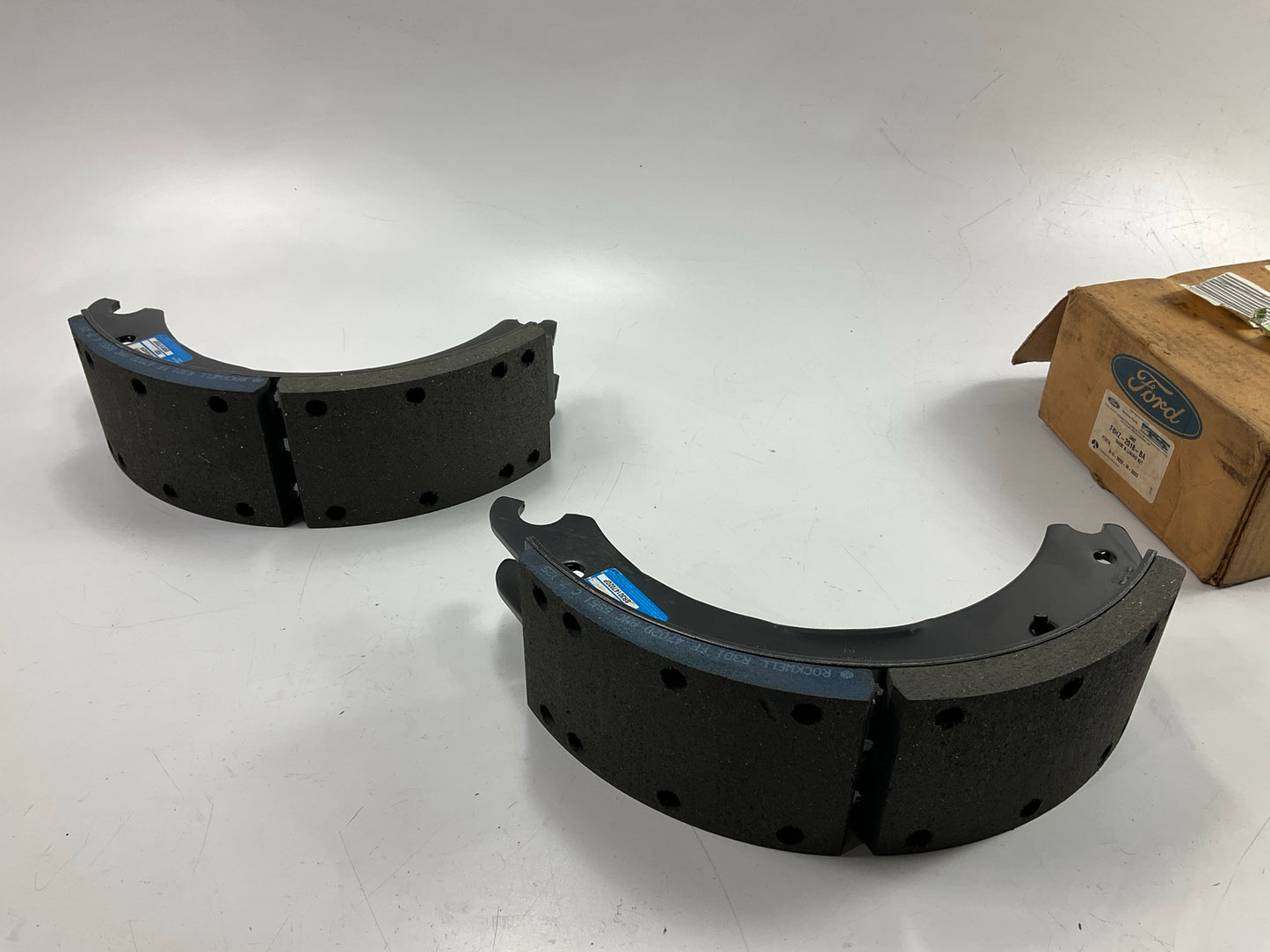 (2) NEW OEM Ford Front Brake Shoe 15''x4'' HD Truck F8HZ-2018-BA  4702Q 23k Lbs