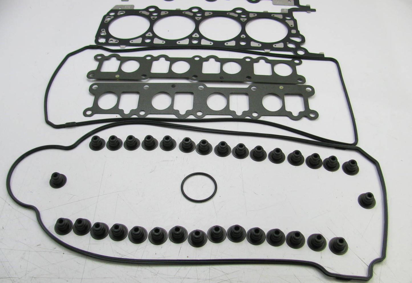 NEW - OEM Ford F8LZ-6079-AA Cylinder Head Gasket Set 1998 Lincoln Mark VIII 4.6L