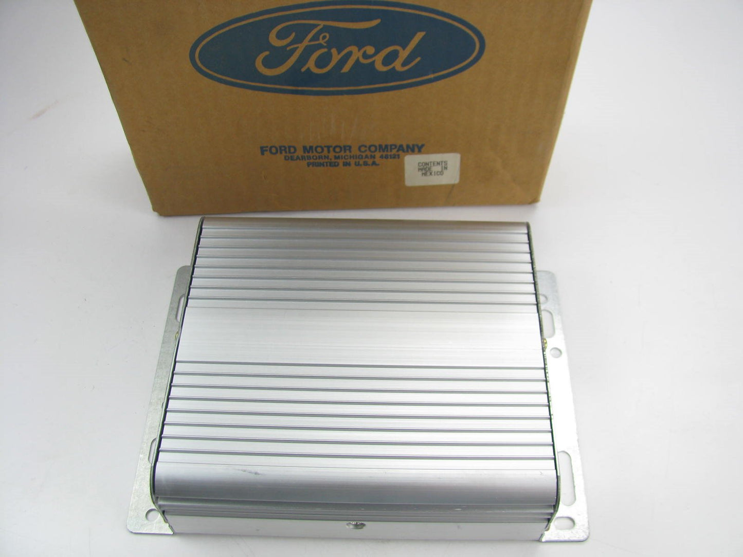 NOS OEM Ford F8OZ-18B849-AA Radio Amplifier Amp F8OF-18C808-AC  1988 Continental