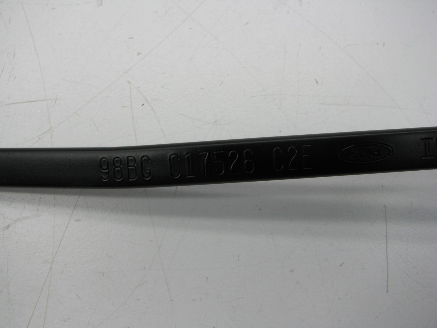 NEW - OEM Ford F8RZ-17526-BA Right  Windshield Wiper Arm 1999-02 Mercury Cougar