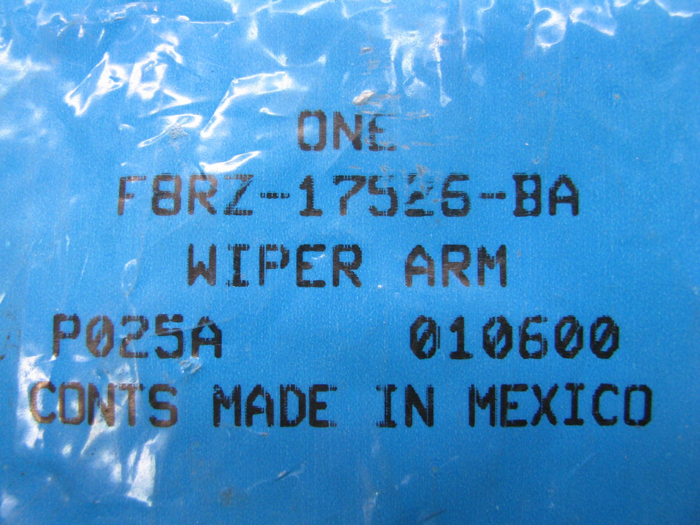 NEW - OEM Ford F8RZ-17526-BA Right  Windshield Wiper Arm 1999-02 Mercury Cougar