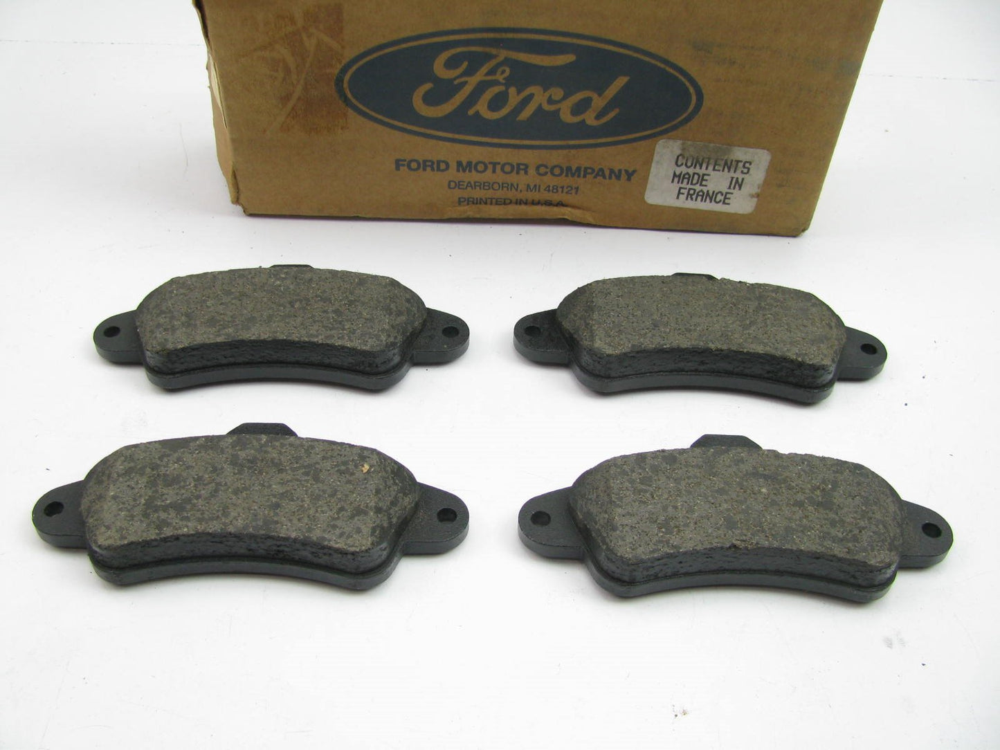 NEW GENUINE OEM Ford F8RZ-2200-BA Rear Disc Brake Pads