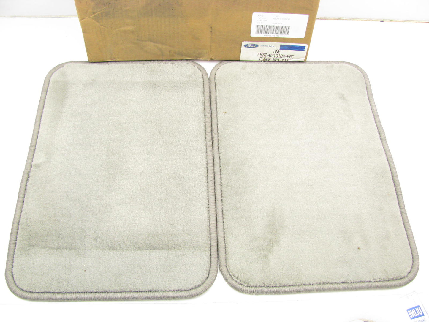 NEW GENUINE OEM Ford F8ZZ-6313106-EAC Rear Floor Mats 1998 Mustang