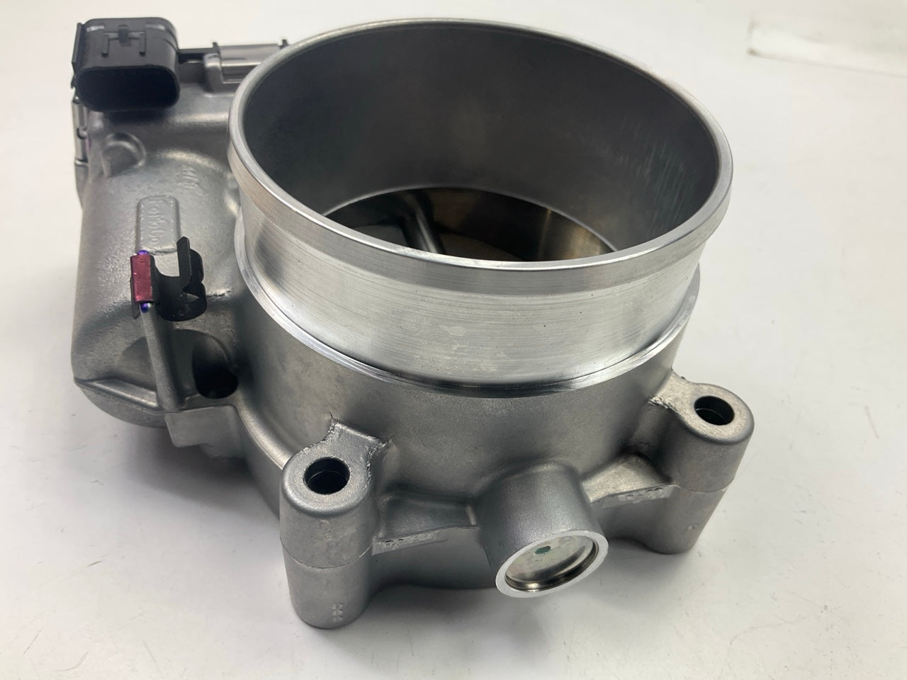 NEW - OEM Ford FR3Z-9E926-A Fuel Injection Throttle Body