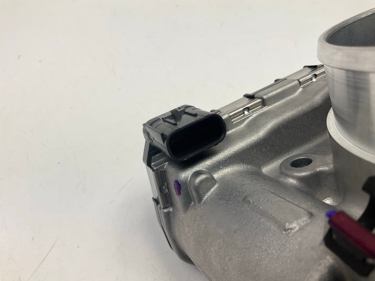 NEW - OEM Ford FR3Z-9E926-A Fuel Injection Throttle Body