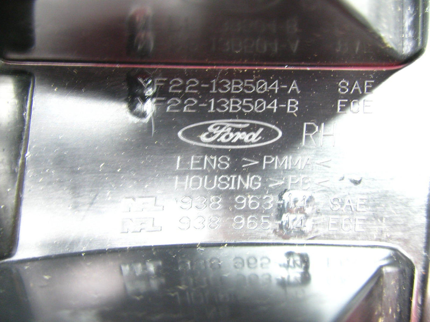EXPORT ONLY - Ford XF2Z-13404-BA RIGHT Tail Light Lamp 1999-03 Ford Windstar