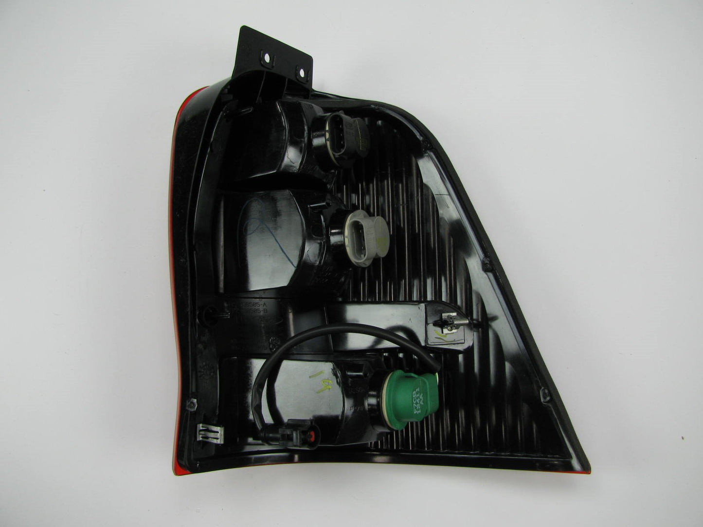 EXPORT ONLY - Ford XF2Z-13405-BA Tail Light Lamp - LEFT 1999-2003 Windstar