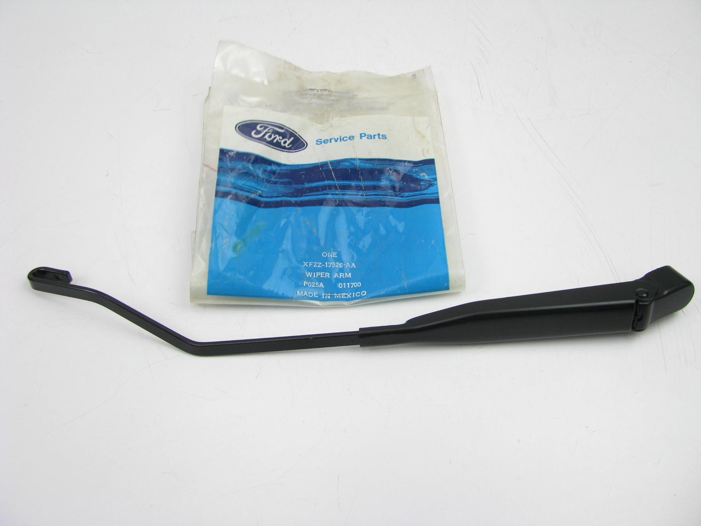 NEW GENUINE OEM Ford XF2Z-17526-AA REAR Back Glass Window Wiper Arm Assembly