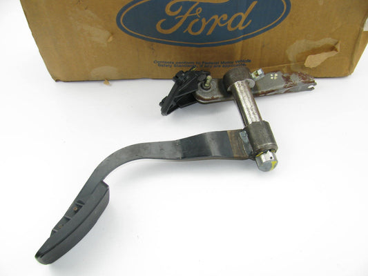 NEW OEM Ford XL1Z-9725-BA  Auto Trans Accelerator Pedal 99 Expedition Navigator