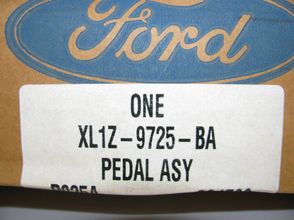 NEW OEM Ford XL1Z-9725-BA  Auto Trans Accelerator Pedal 99 Expedition Navigator