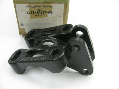 NEW - OEM Ford XL3Z-4A387-AB Rear Axle Traction Arm Bracket 2000-04 F150