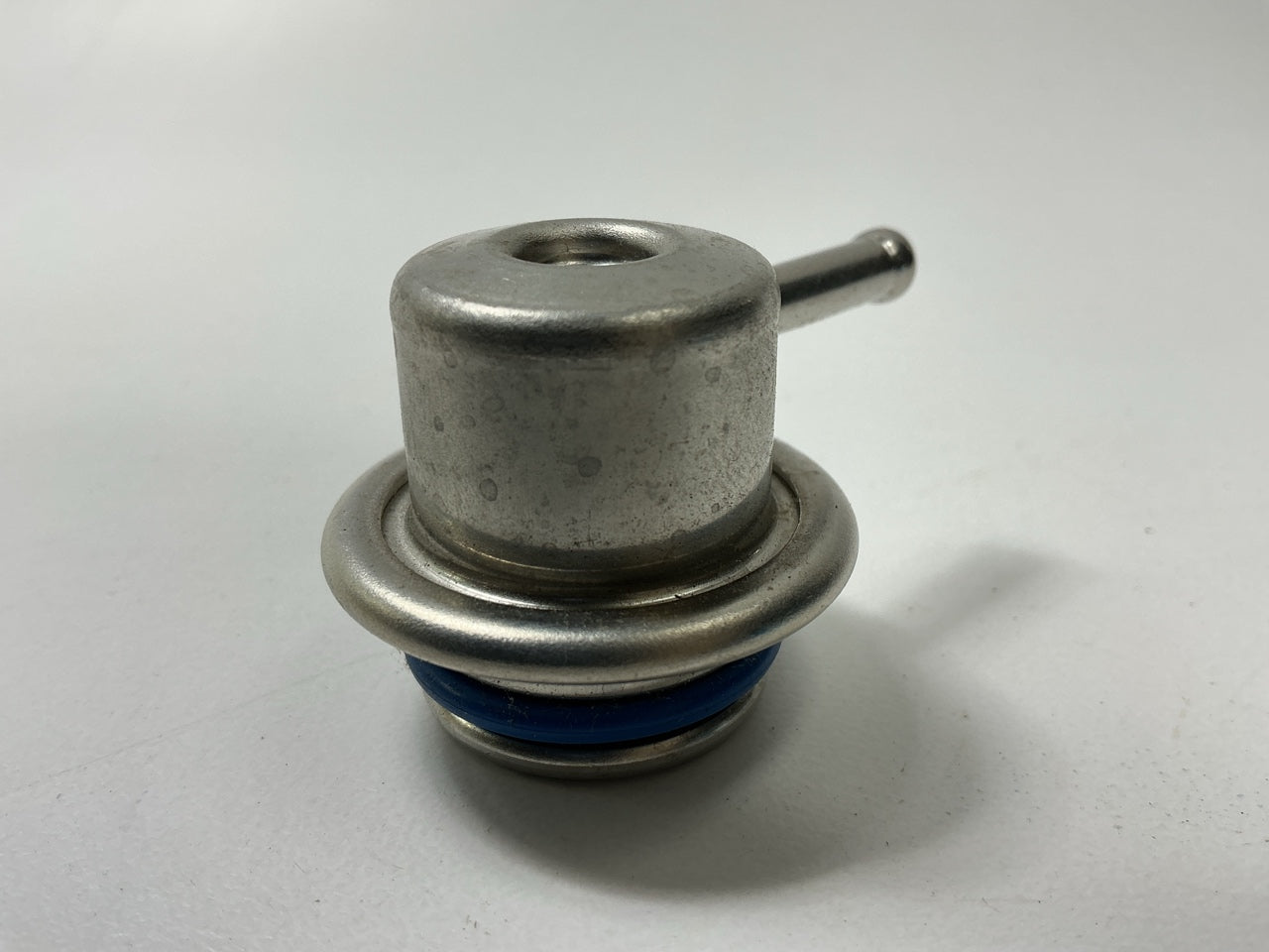 NEW - OEM Ford XL5Z-9F775-AA Fuel Pressure Regulator