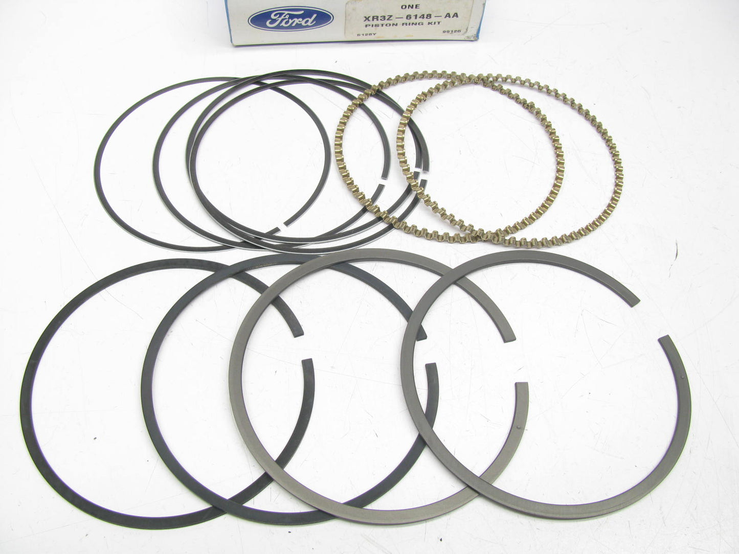 NEW - OEM Ford XR3Z-6148-AA Partial Piston Ring Set, STANDARD - DOES 2 PISTONS