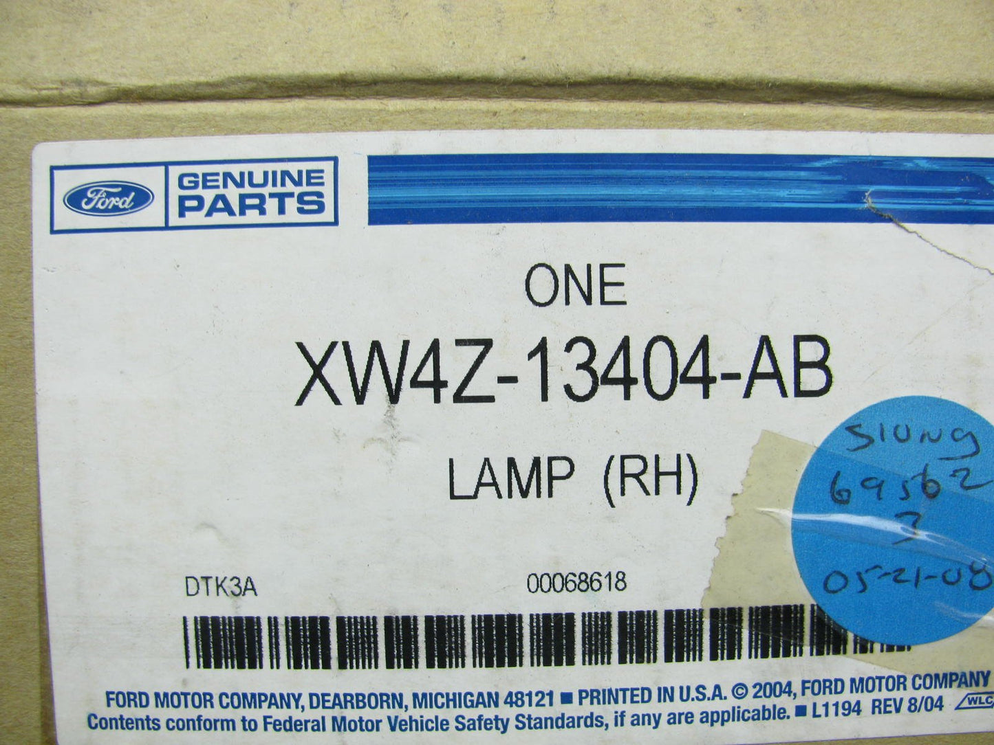 NEW - OEM Ford XW4Z-13404-AB R. Tail Light Lamp - LID MOUNTED - 00-02 Lincoln LS