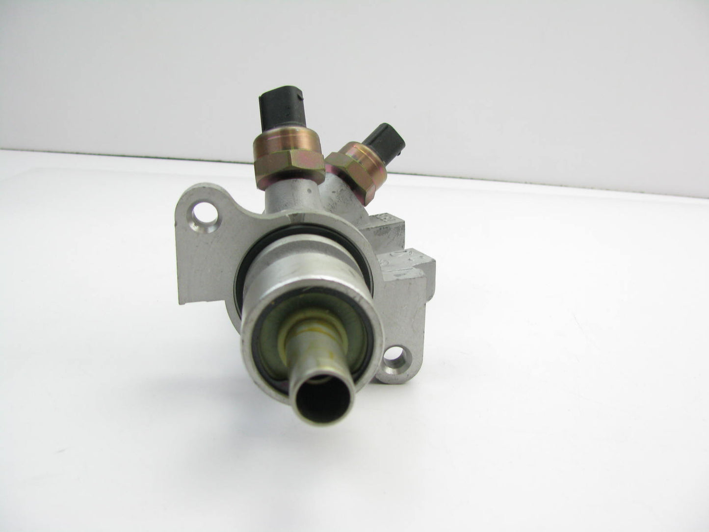 OEM Ford XW4Z-2140-DA Brake Master Cylinder 02-05 Thunderbird 00-06 Lincoln LS