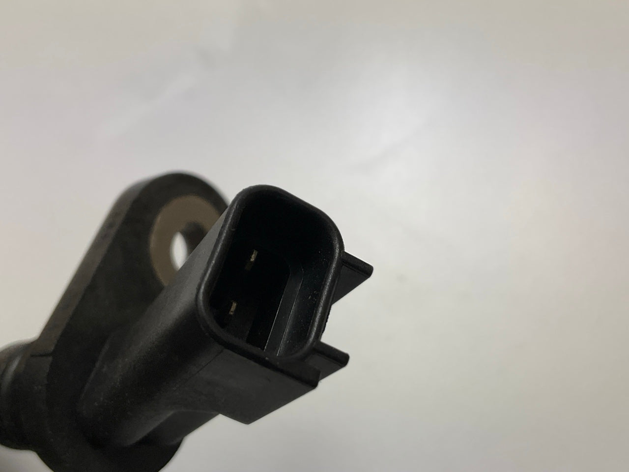 NEW - OEM Ford XW4Z-6B288-AA Camshaft Position Sensor 2000-01 Lincoln LS 3.0L-V6