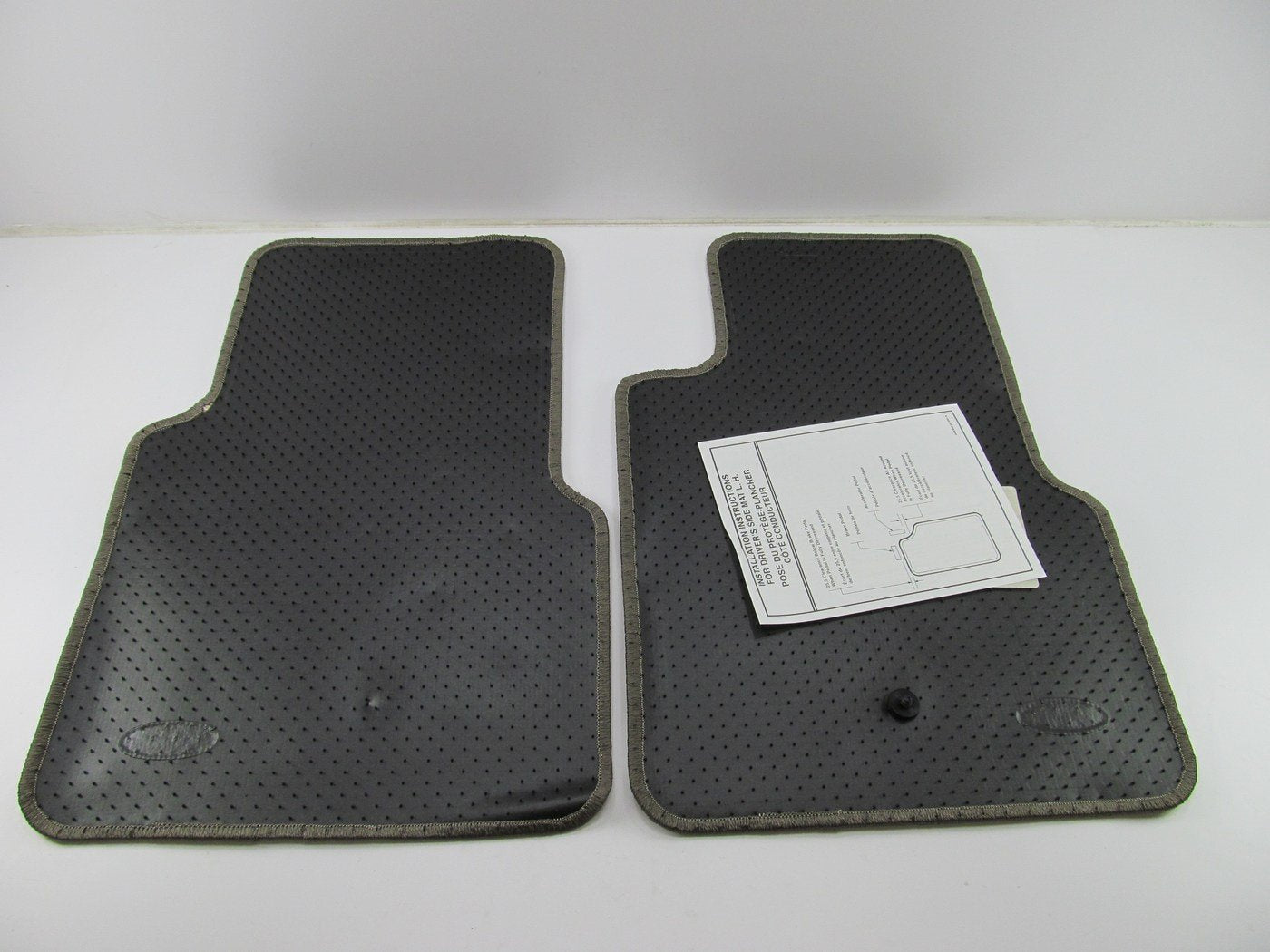 Medium Dark Parchment Brown NOS OEM Ford Floor Mat Set YL3Z-1513086-DAA
