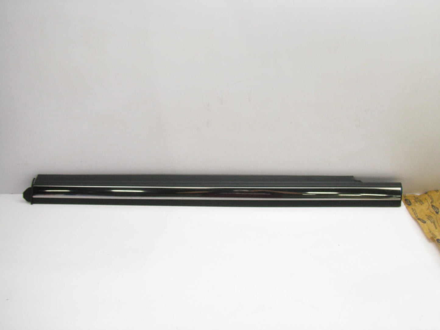 NEW - OEM Ford YL7Z-7821453-AB Front Left Drivers Door Window Weatherstrip Seal