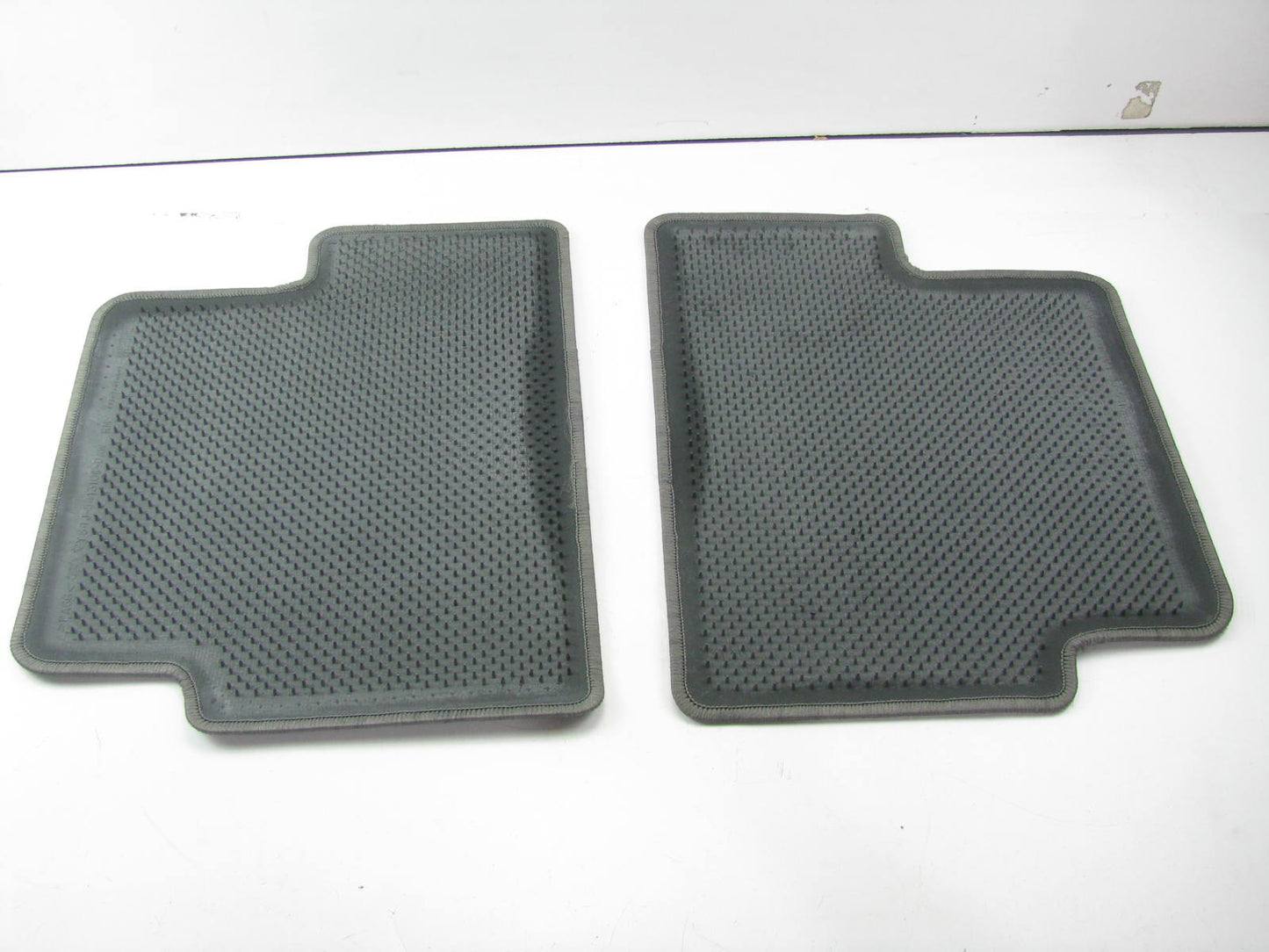 OEM Ford Rear Floor Mat Set YS4Z5413106HAB MED Dark Graphite For 00-04 Focus