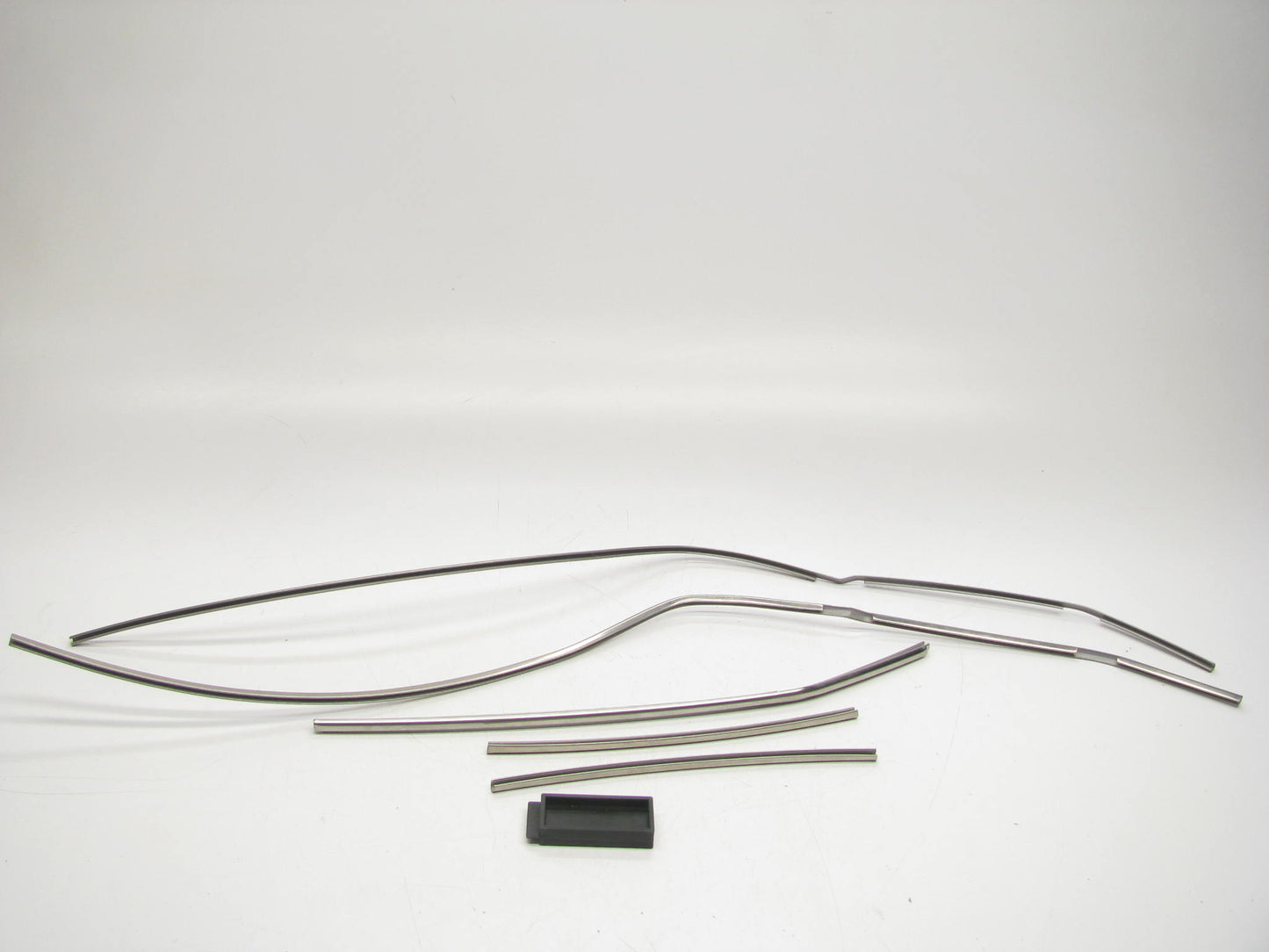 NEW OEM Ford Stainless Steel Door Edge Guard Kit For 2000-04 Ford Focus SEDAN